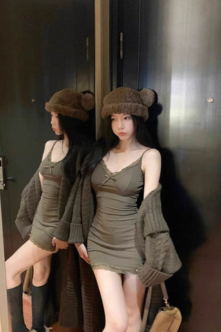 Two-piece suspender dress / long knitted coat