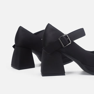 Chunky Heeled Buckle Closure shoes