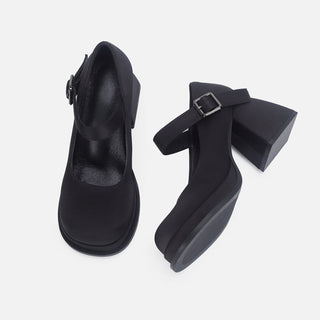 Chunky Heeled Buckle Closure shoes