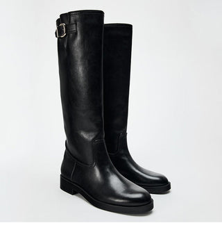 Flat heel knee-high boots