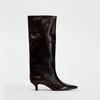 Pointed toe knee-high boots