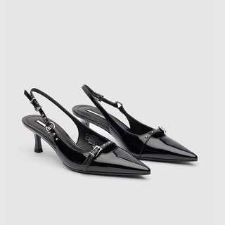 Pointed toe buckle leather pumps