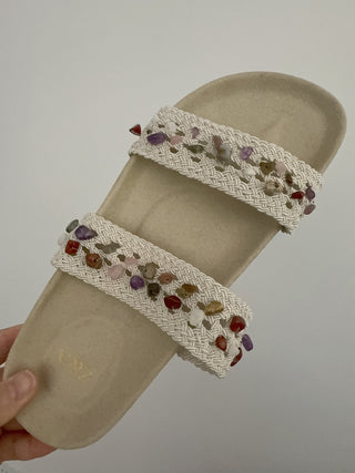 Thick-soled beaded woven flip flops