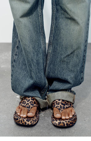 Leopard print platform thick-soled flip-flops