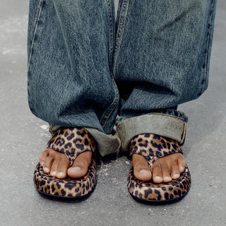 Leopard print platform thick-soled flip-flops