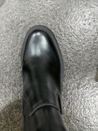 Leather Stride Chelsea Boots