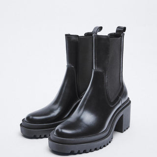 Leather Stride Chelsea Boots