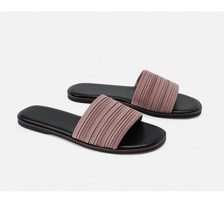 Low heel pleated beach sandals