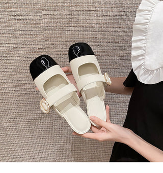 Closed-toe flat-soled mules