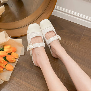 Closed-toe flat-soled mules