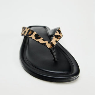 Leopard print flat flip flops