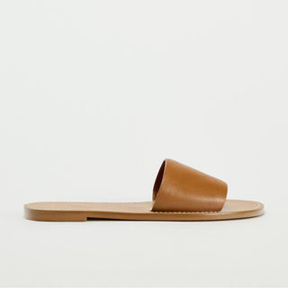 Flat one-strap beach sandals