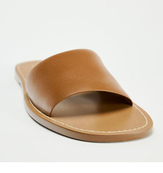 Flat one-strap beach sandals