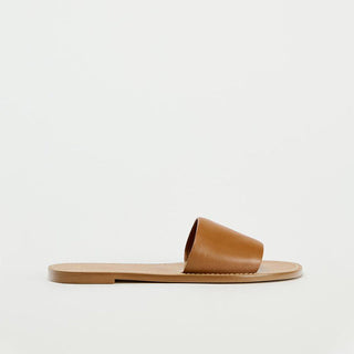 Flat one-strap beach sandals