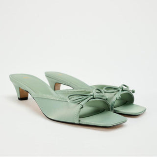 Bow kitten mid-heel mules