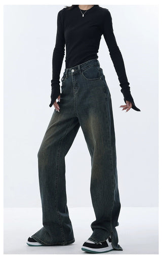 Dark washed vintage baggy jeans