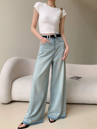 Retro light wash high-waisted jeans