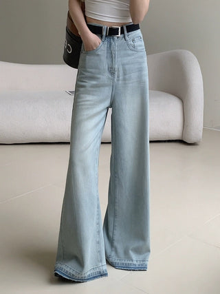 Retro light wash high-waisted jeans