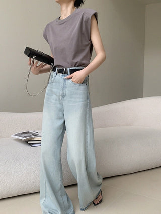 Retro light wash high-waisted jeans