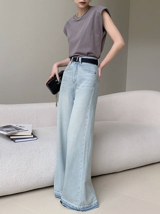 Retro light wash high-waisted jeans