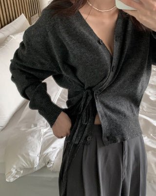 Diagonal Waist Slimming V-Neck Cardigan