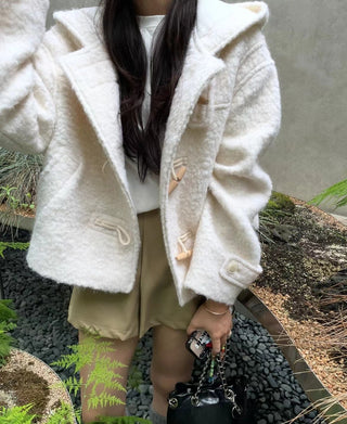 Horn buckle hooded fur short coat