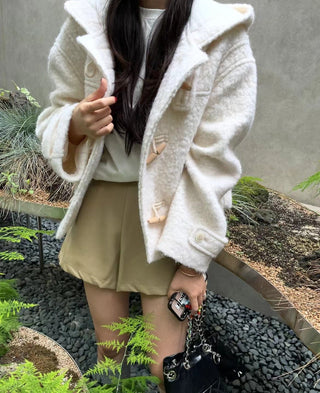 Horn buckle hooded fur short coat