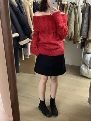 Loose woolen off-shoulder sweater