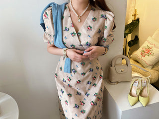 V-neck bubble sleeve floral one-piece dress