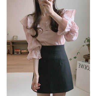 Square collar ruffled top