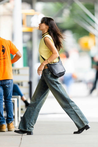 Soil-colored low-waist Jeans