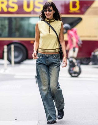 Soil-colored low-waist Jeans