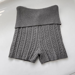 Slim Knitted sweater and knit shorts set