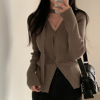 V-neck single-breasted slim sweater