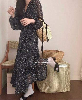 Long-Sleeved Floral V-Neck Dress