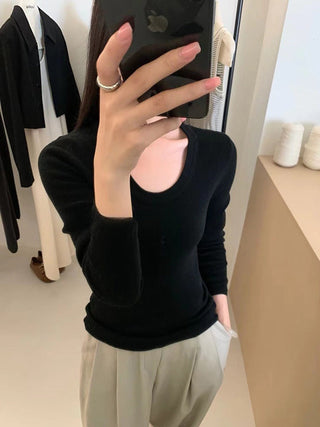 U-neck slim fit woolen knit top