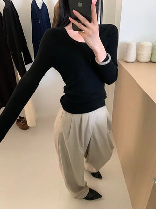 U-neck slim fit woolen knit top