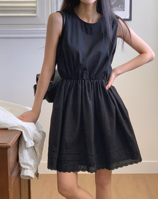 Solid Color Sleeveless Ruffle Dress