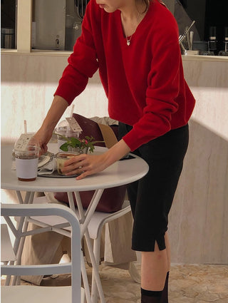 Solid color woolen slim v-neck sweater