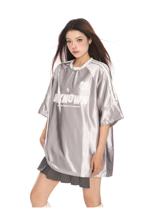 Metallic oversized lettering top