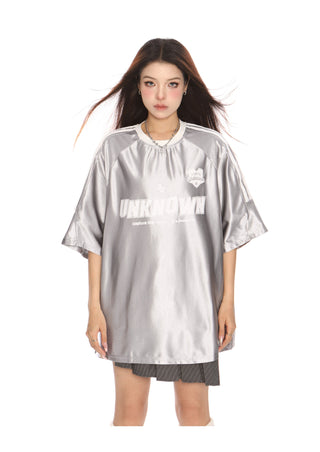 Metallic oversized lettering top