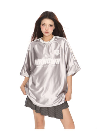 Metallic oversized lettering top