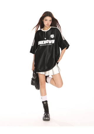 Metallic oversized lettering top