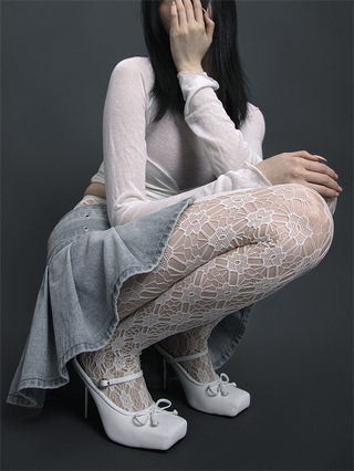 White flower hollow jacquard mesh stockings