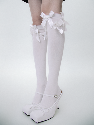 Silk shiny bow socks