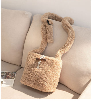 Korean retro plush shoulder bag