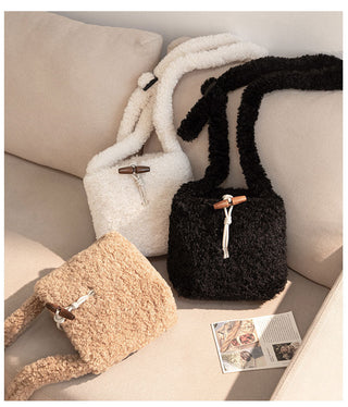 Korean retro plush shoulder bag