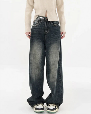 DISTRESSED LOOSE FIT JEANS