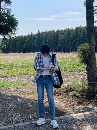 Long-sleeved plaid shirt