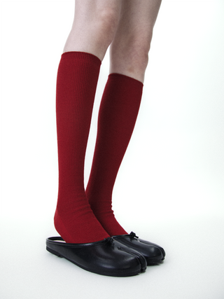 Red fine lines split toes socks